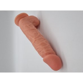 Gigant er en ekstra stor naturtro og fleksibel dildo