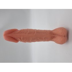 Gigant er en ekstra stor naturtro og fleksibel dildo