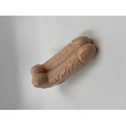 Realistiske dobbelte dildoer til et hul.