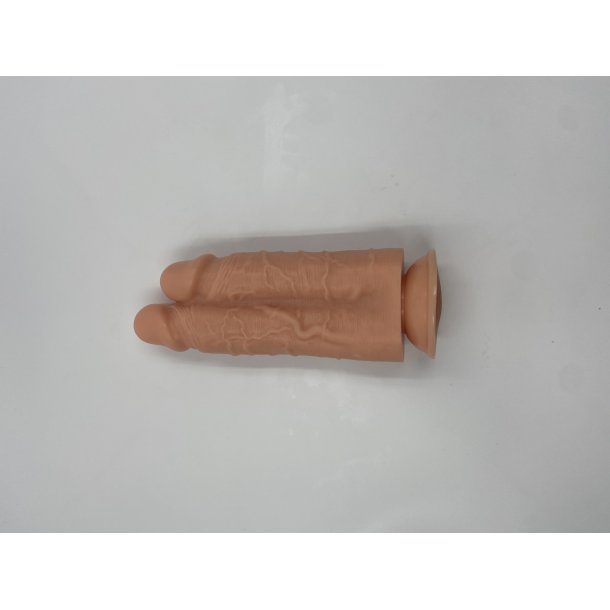 REALISTIXXX THREESOME  DOBBELT DILDO til et hul.