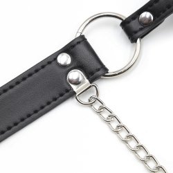 Gag med brystklemmer i k�de