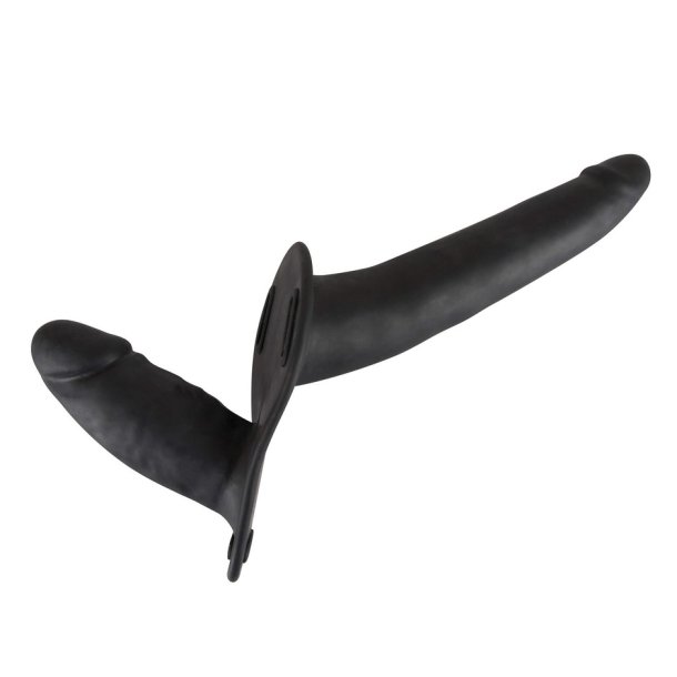 Double penetration strap-on + harness 