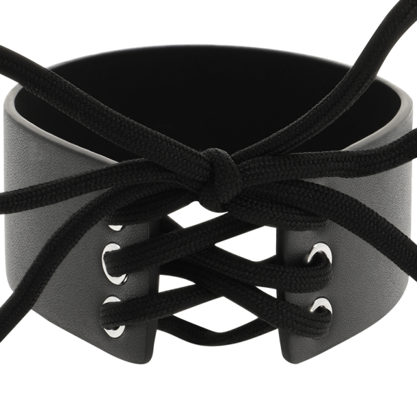 Coquette Chic Desire h�ndlavet choker vegansk l�der