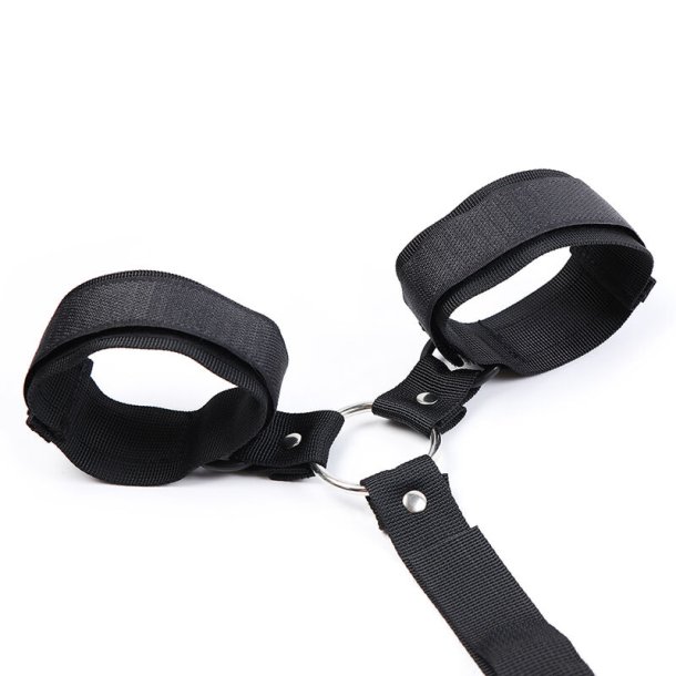 Ohmama fetish collar med restraints