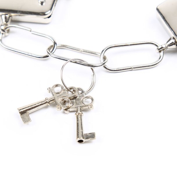 Ohmama fetish metal manchetter