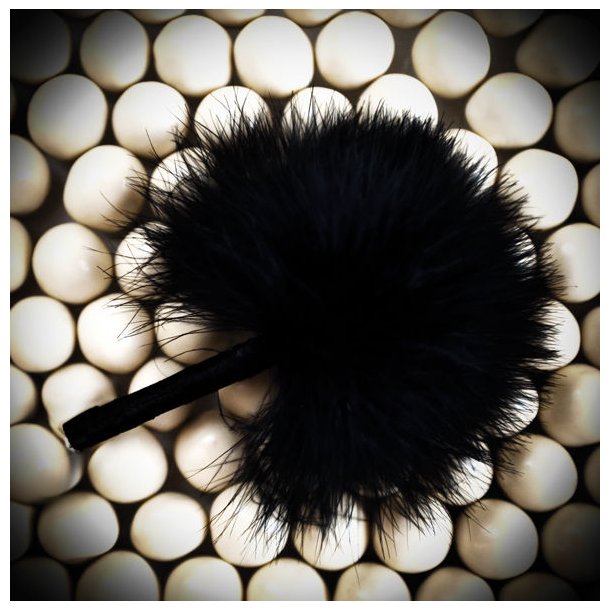 Bijoux Les Petits Bonbons dark playful tickler 