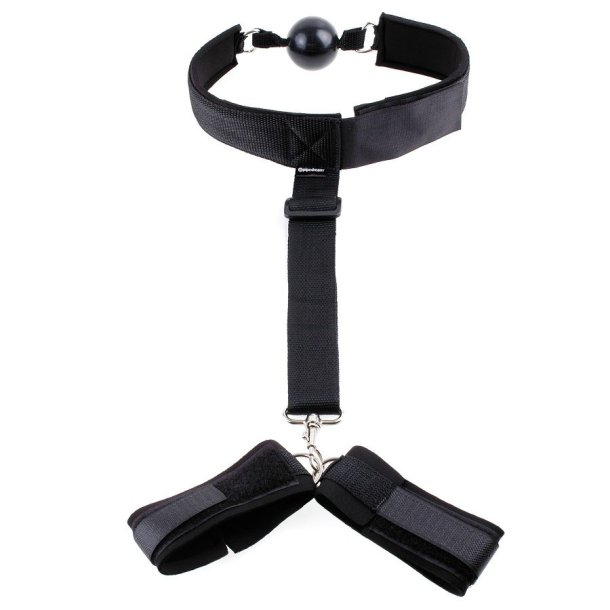 Fetish Fantasy gag og h�ndled restraint