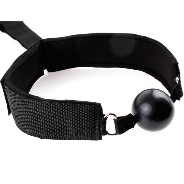 Fetish Fantasy gag og h�ndled restraint